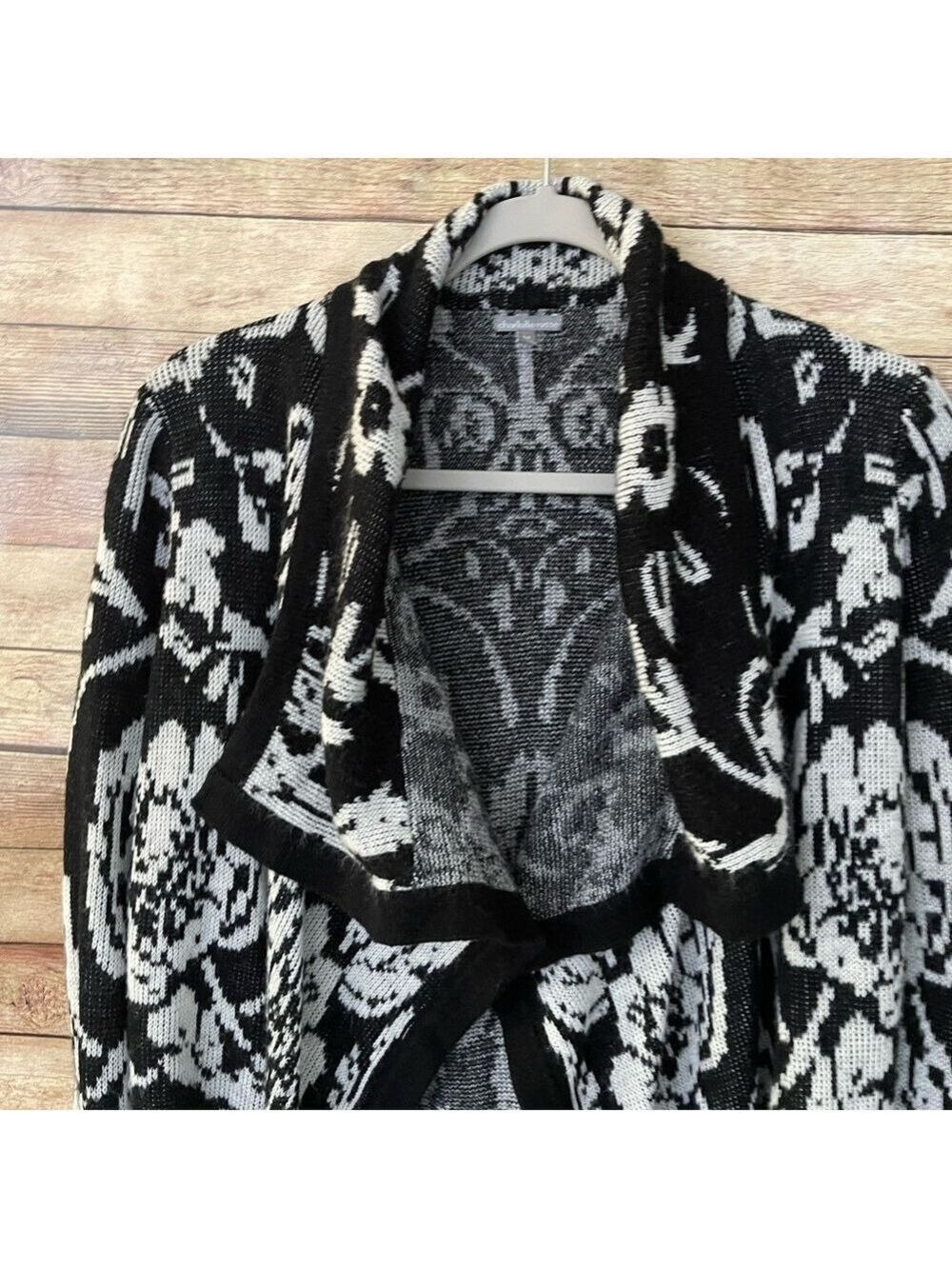 Charlotte Russe Women’s Black & White Sweater Open Front Cardigan Size: Medium - Picture 2 of 6